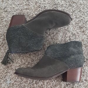 Toms Women's Ankle Boots in Olive and Brown